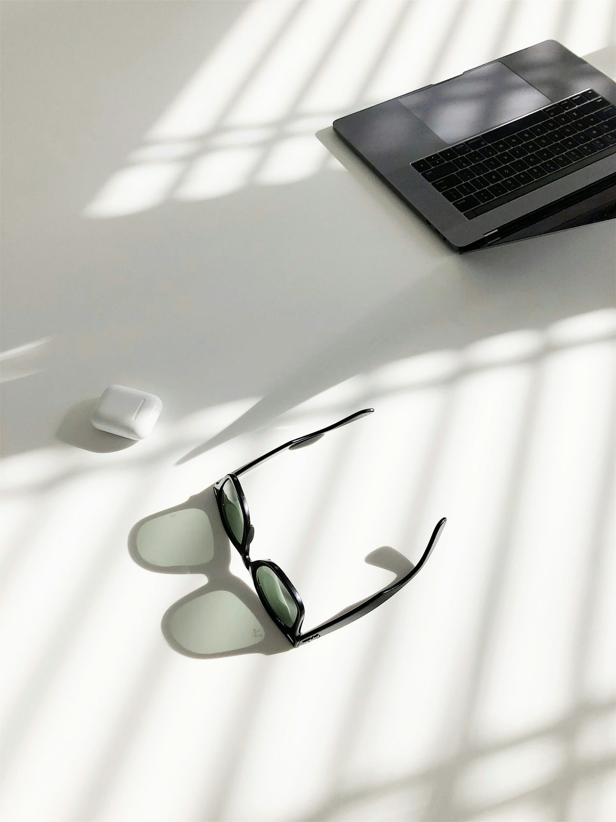 Classic Wayfarer Sunglasses